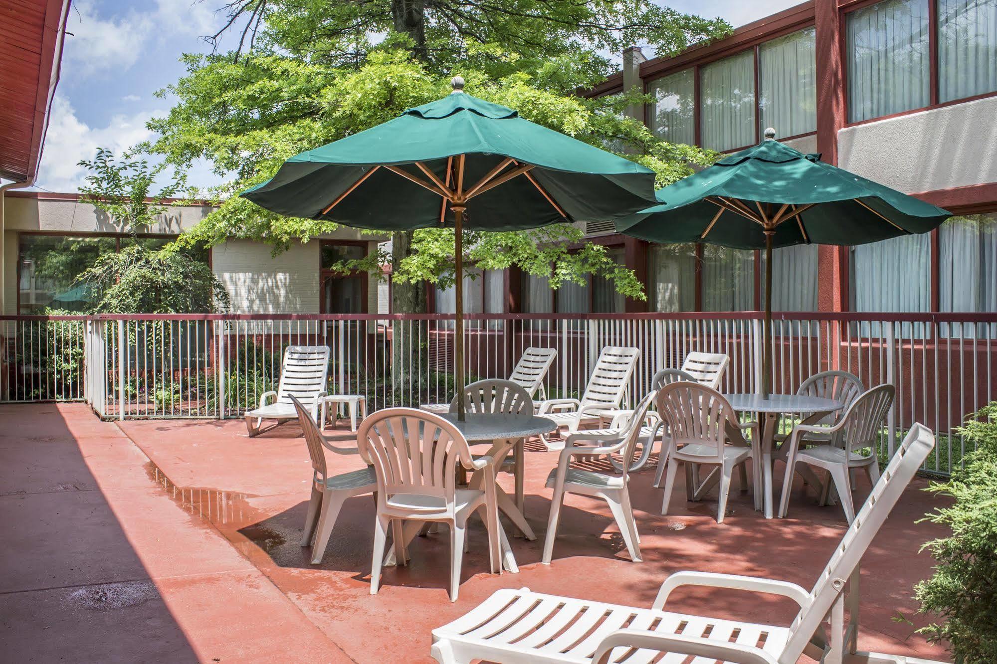 Norwood Inn Hudson Kültér fotó